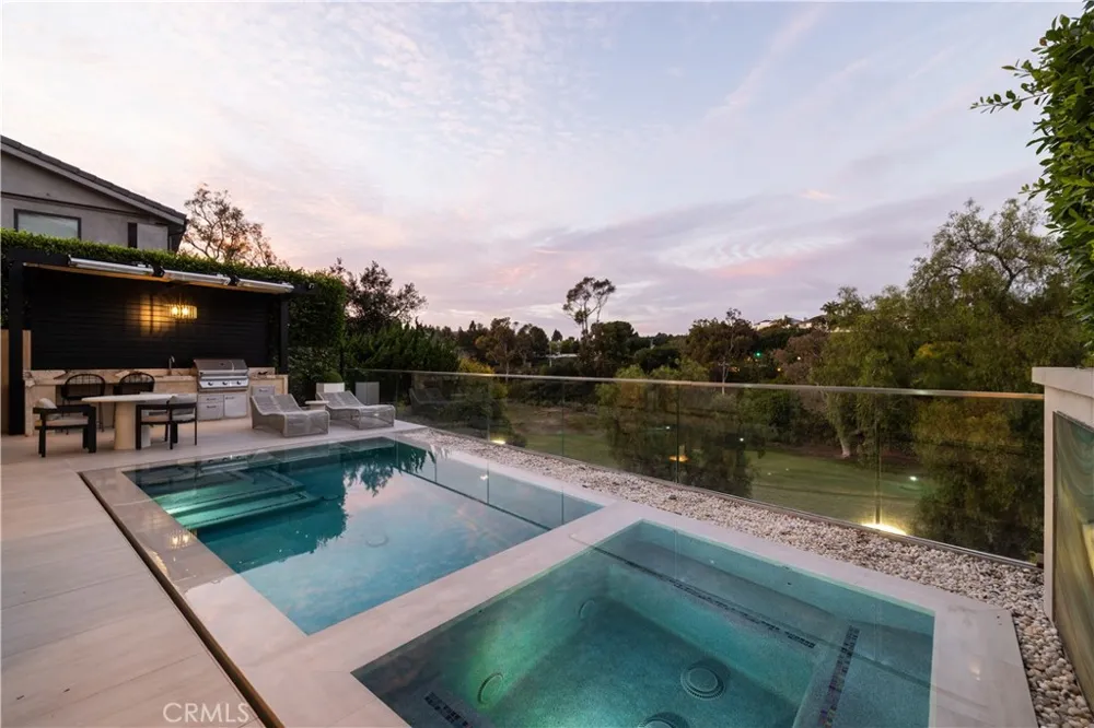 2 Rue Biarritz Newport Beach, CA 92660