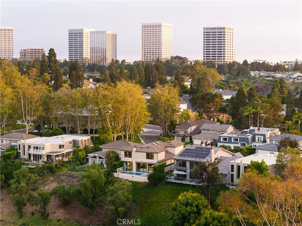 2 Rue Biarritz Newport Beach, CA 92660