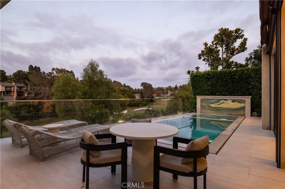 2 Rue Biarritz Newport Beach, CA 92660