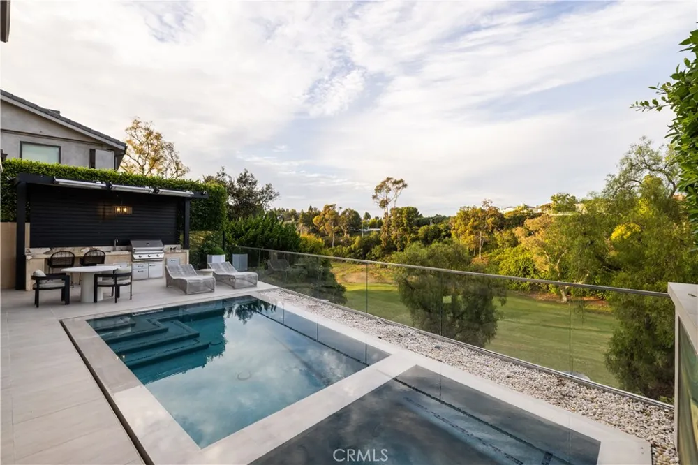 2 Rue Biarritz Newport Beach, CA 92660