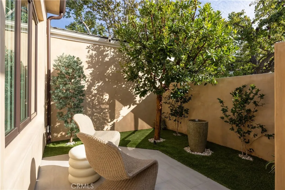2 Rue Biarritz Newport Beach, CA 92660