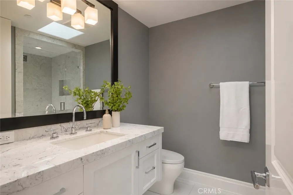 2 Rue Biarritz Newport Beach, CA 92660