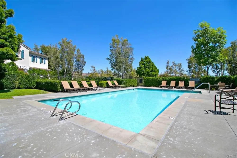 10 PINE HILL LANE Ladera Ranch, CA 92694