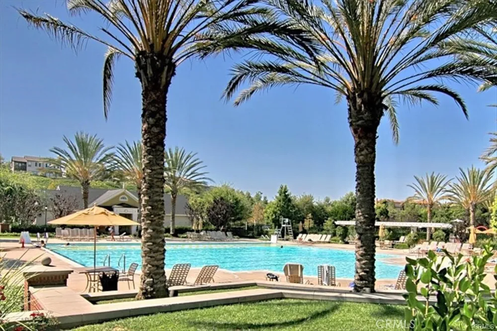 10 PINE HILL LANE Ladera Ranch, CA 92694