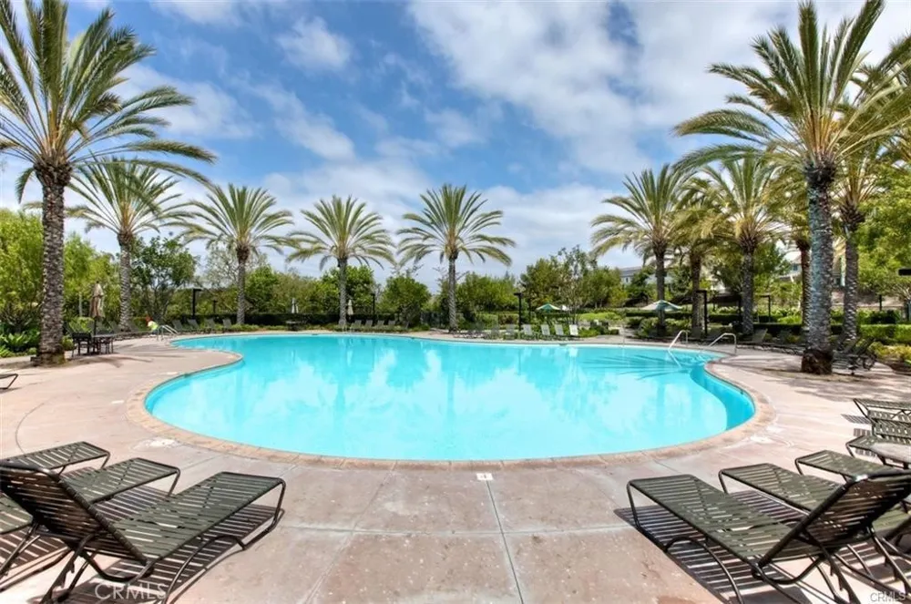 10 PINE HILL LANE Ladera Ranch, CA 92694