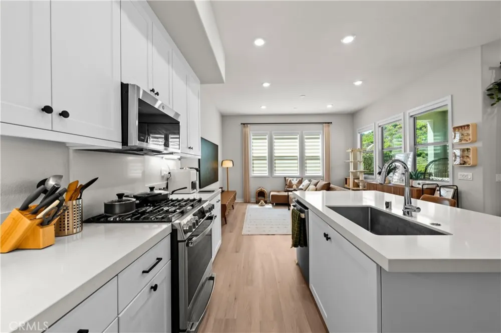 978 Poppy Court Montebello, CA 90640