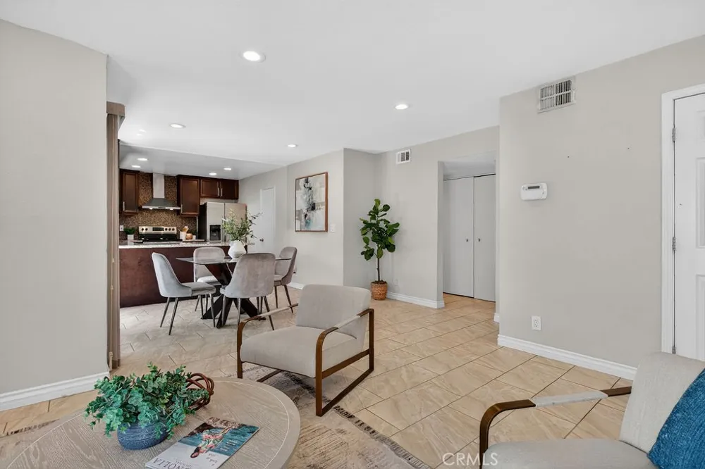 1000 S Citron #9 Anaheim, CA 92805