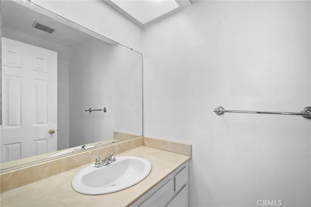 540 E 219th Carson, CA 90745