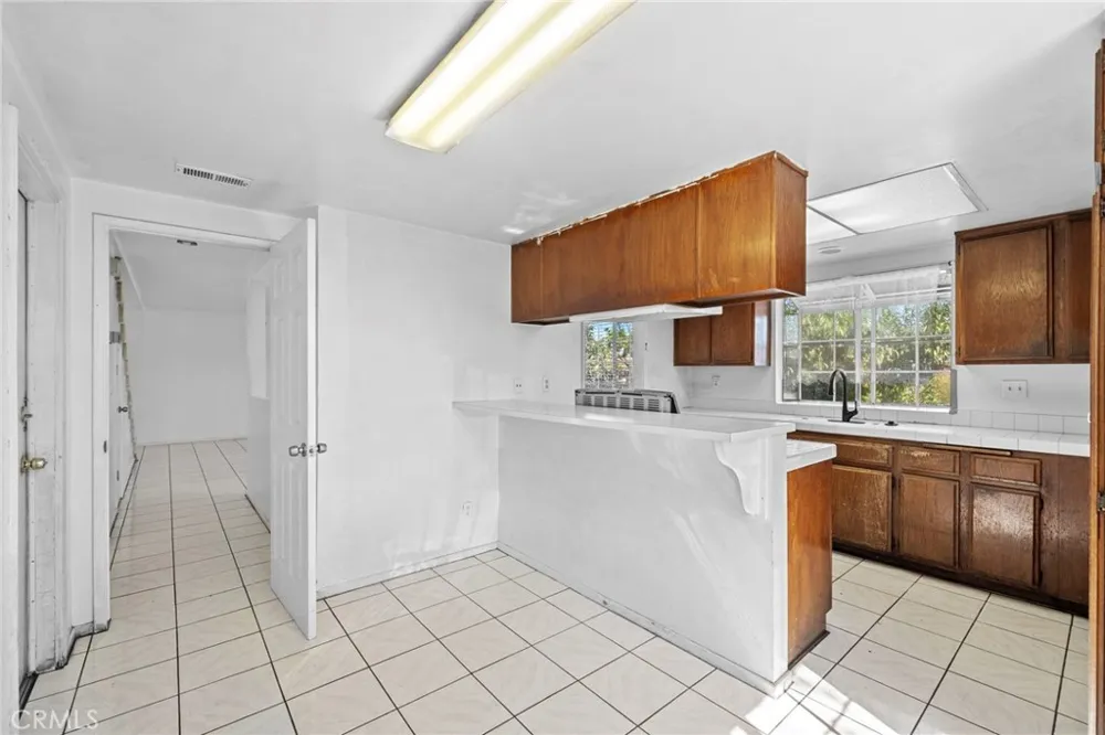 540 E 219th Carson, CA 90745