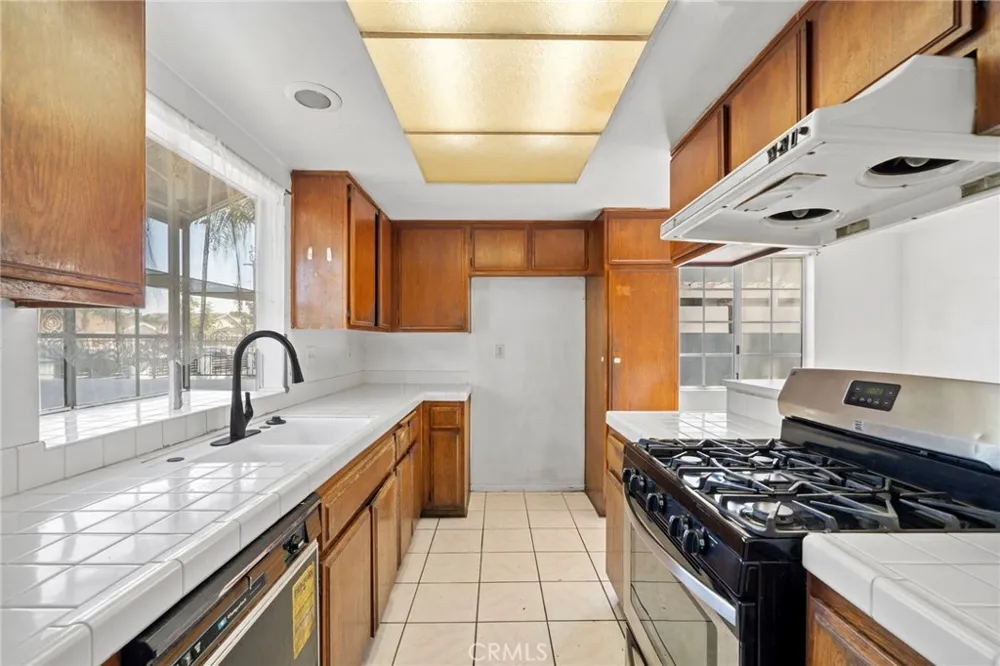 540 E 219th Carson, CA 90745