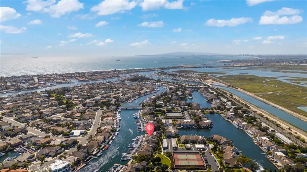 16139 Saint Croix Huntington Beach, CA 92649