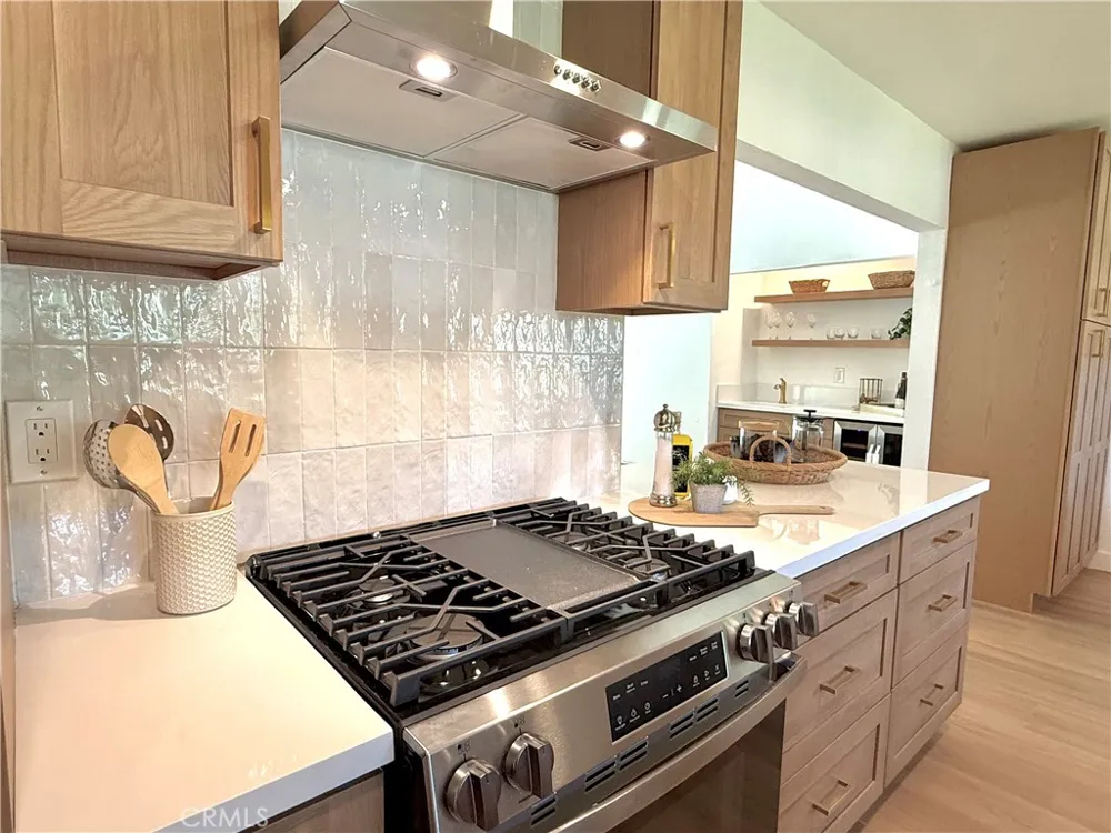 9537 Jellico Avenue Northridge, CA 91325