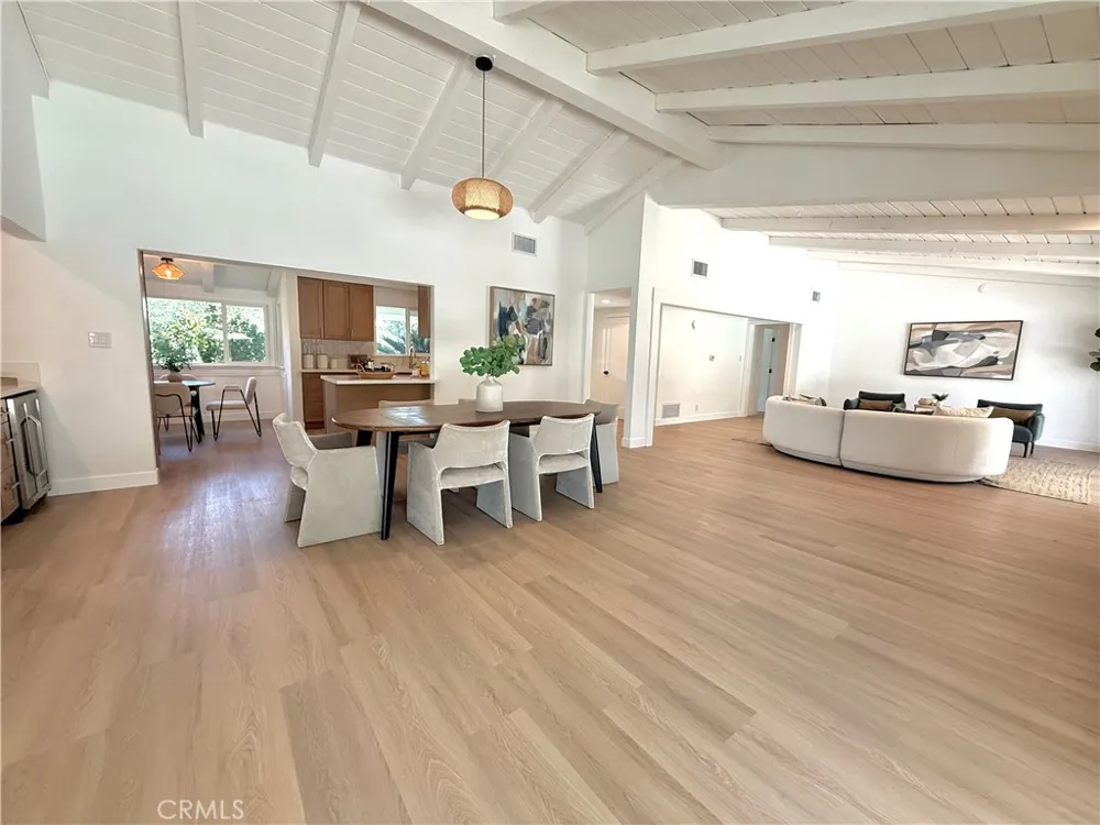 9537 Jellico Avenue Northridge, CA 91325