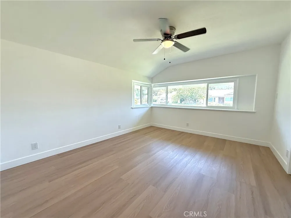9537 Jellico Avenue Northridge, CA 91325
