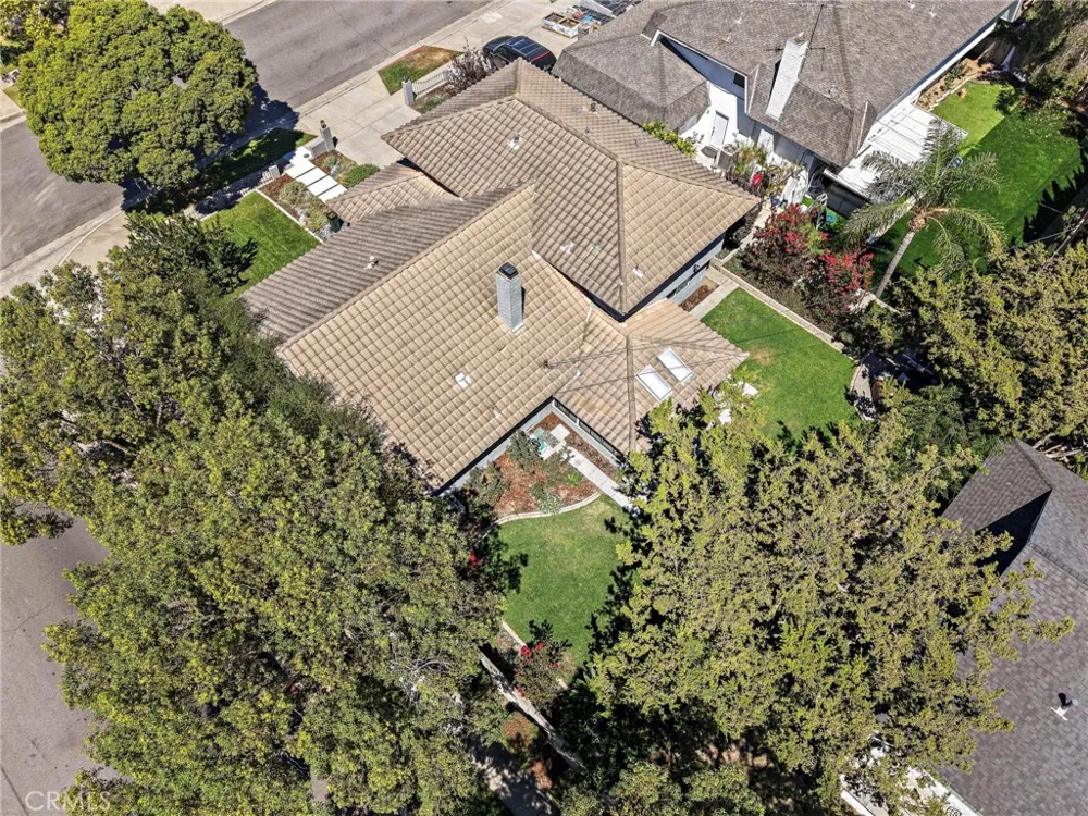 1902 E Avalon Santa Ana, CA 92705