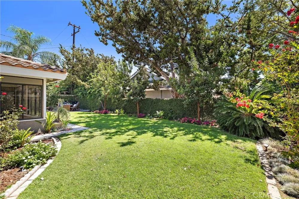 1902 E Avalon Santa Ana, CA 92705