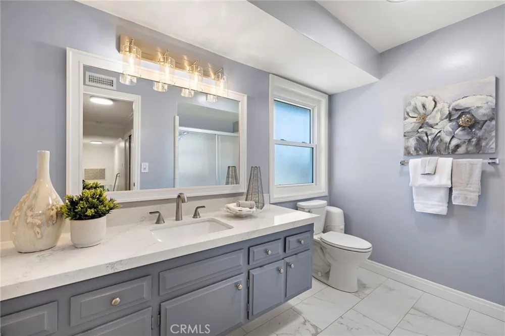 1902 E Avalon Santa Ana, CA 92705