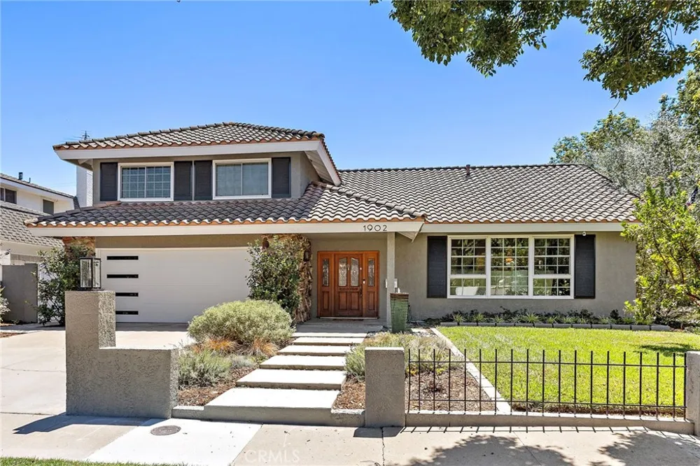 1902 E Avalon Santa Ana, CA 92705