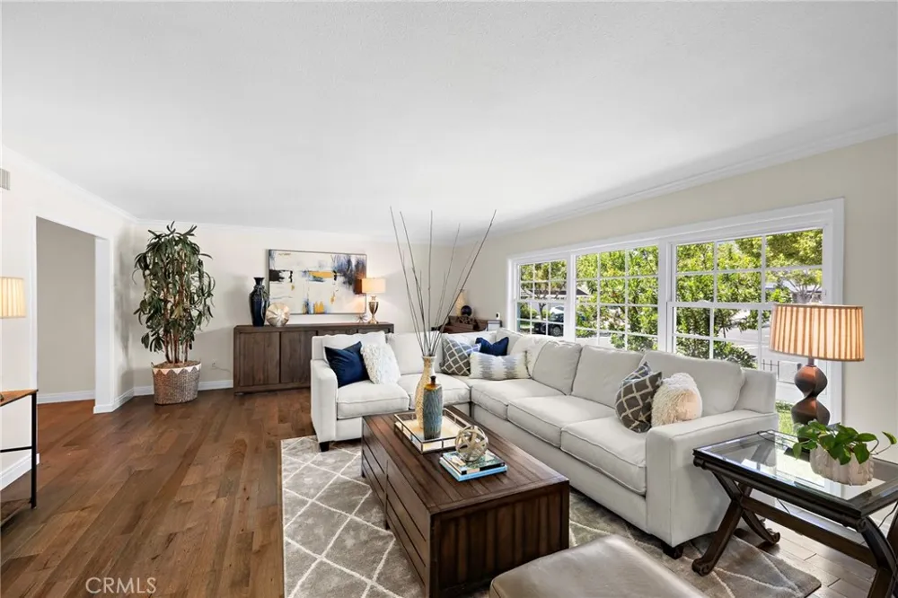 1902 E Avalon Santa Ana, CA 92705
