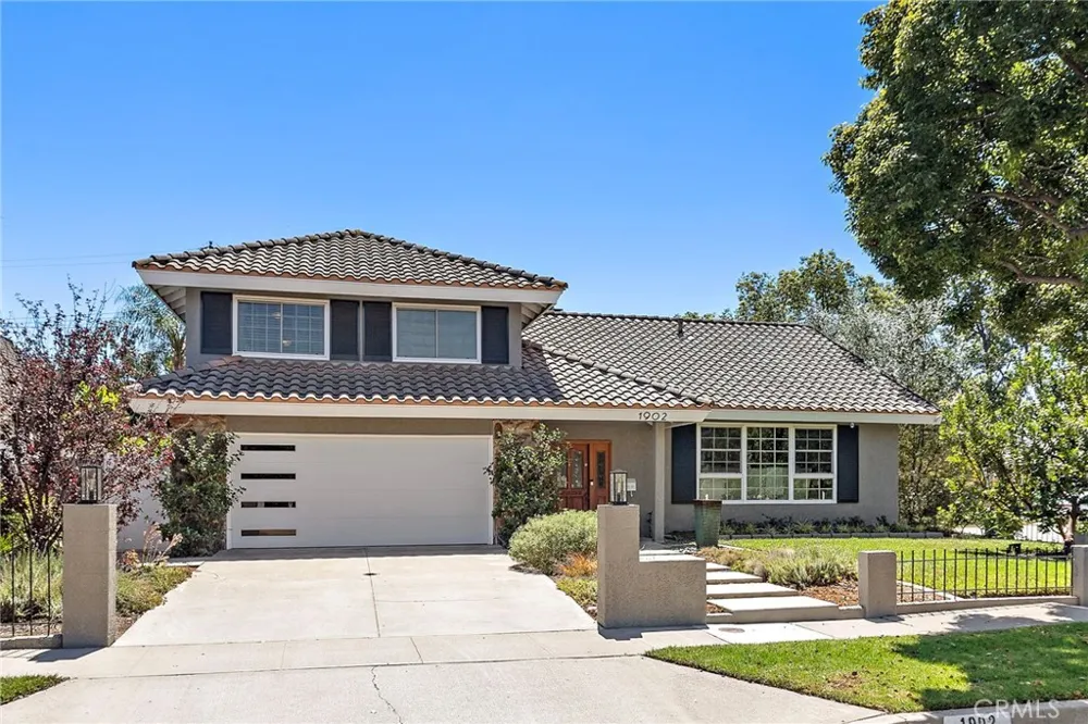 1902 E Avalon Santa Ana, CA 92705