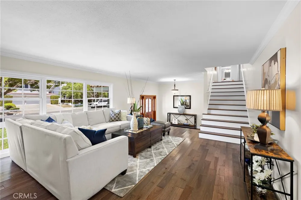 1902 E Avalon Santa Ana, CA 92705