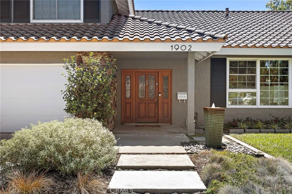 1902 E Avalon Santa Ana, CA 92705