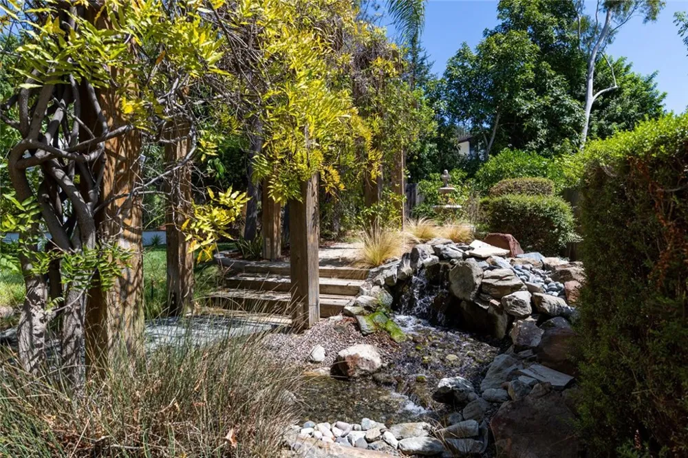19122 Barrett Lane North Tustin, CA 92705