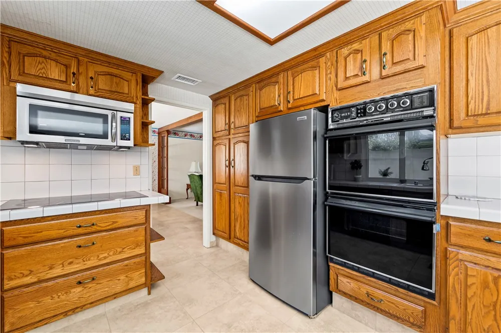 9652 Duke Westminster, CA 92683