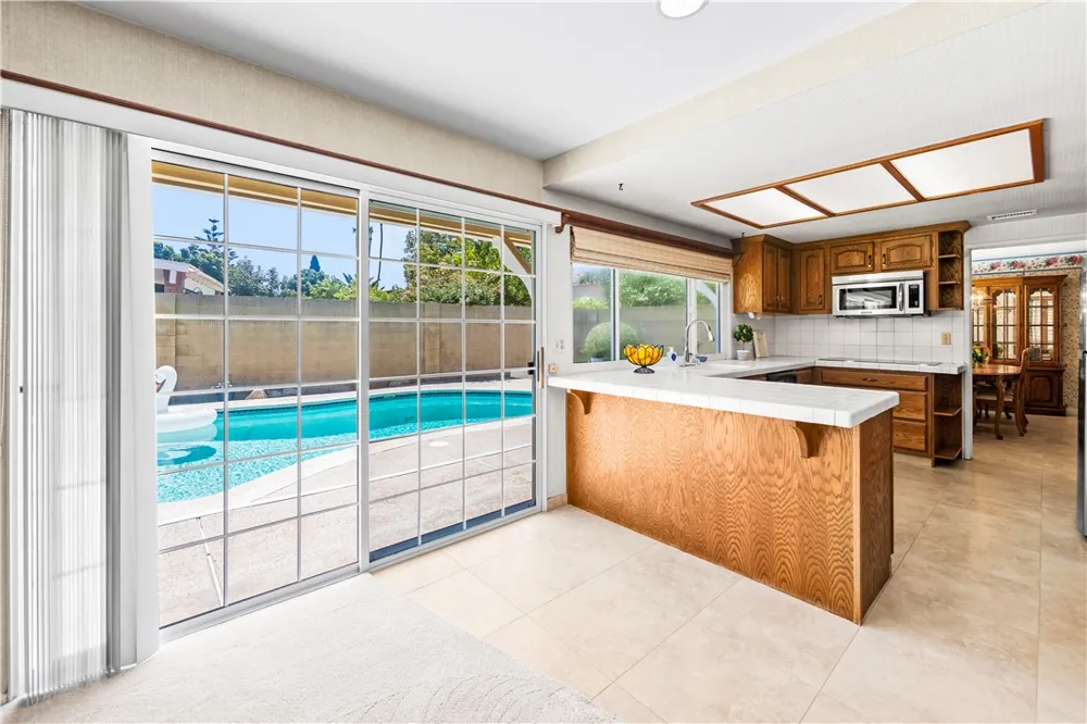 9652 Duke Westminster, CA 92683