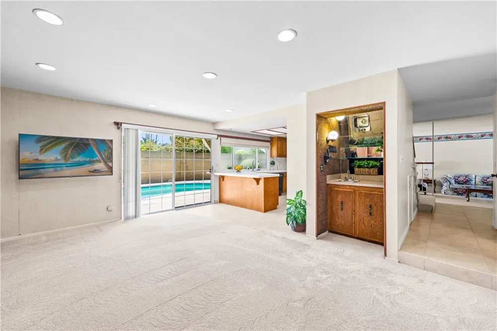 9652 Duke Westminster, CA 92683