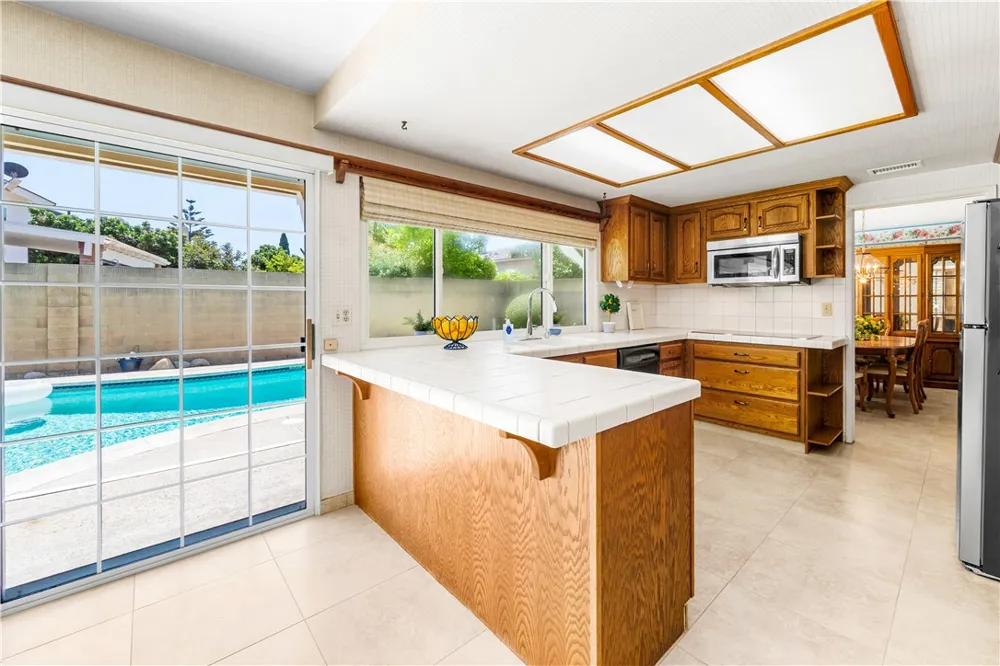9652 Duke Westminster, CA 92683