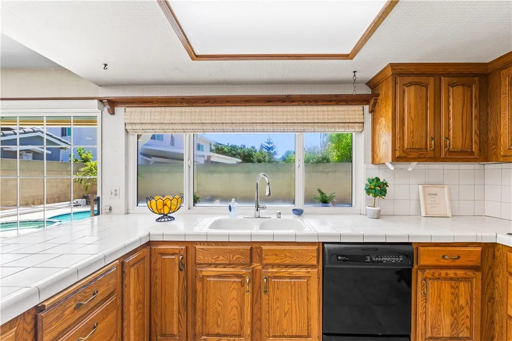 9652 Duke Westminster, CA 92683