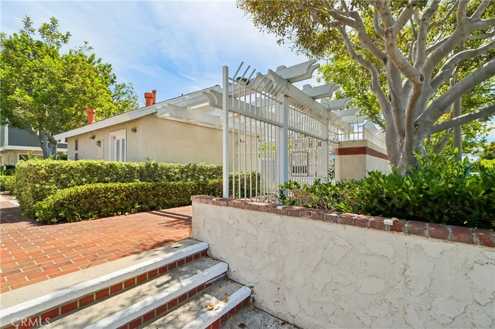 73 Bentwood Lane Aliso Viejo, CA 92656