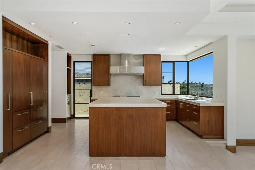 1523 Dolphin Terrace Corona del Mar, CA 92625