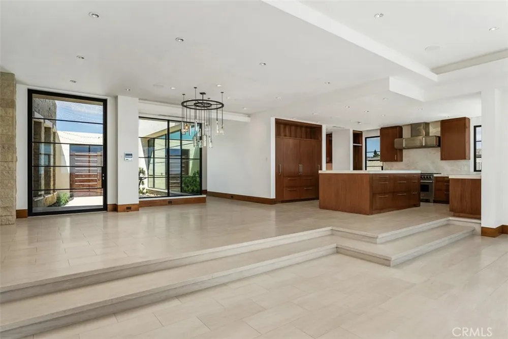 1523 Dolphin Terrace Corona del Mar, CA 92625