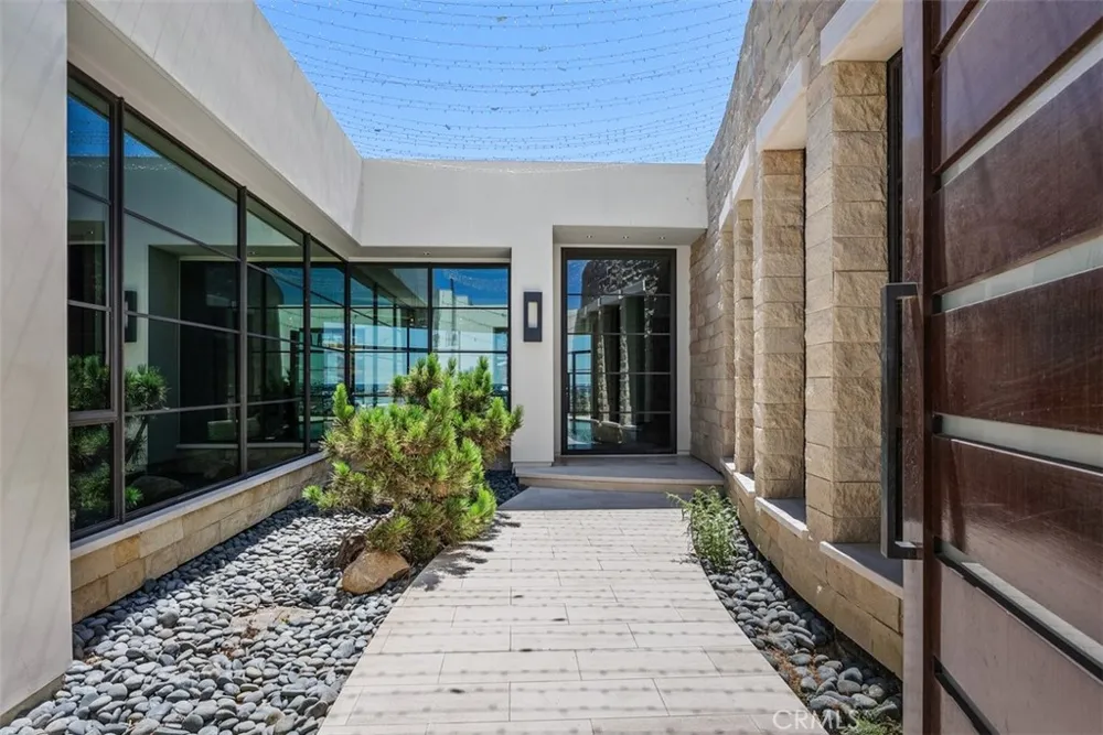 1523 Dolphin Terrace Corona del Mar, CA 92625