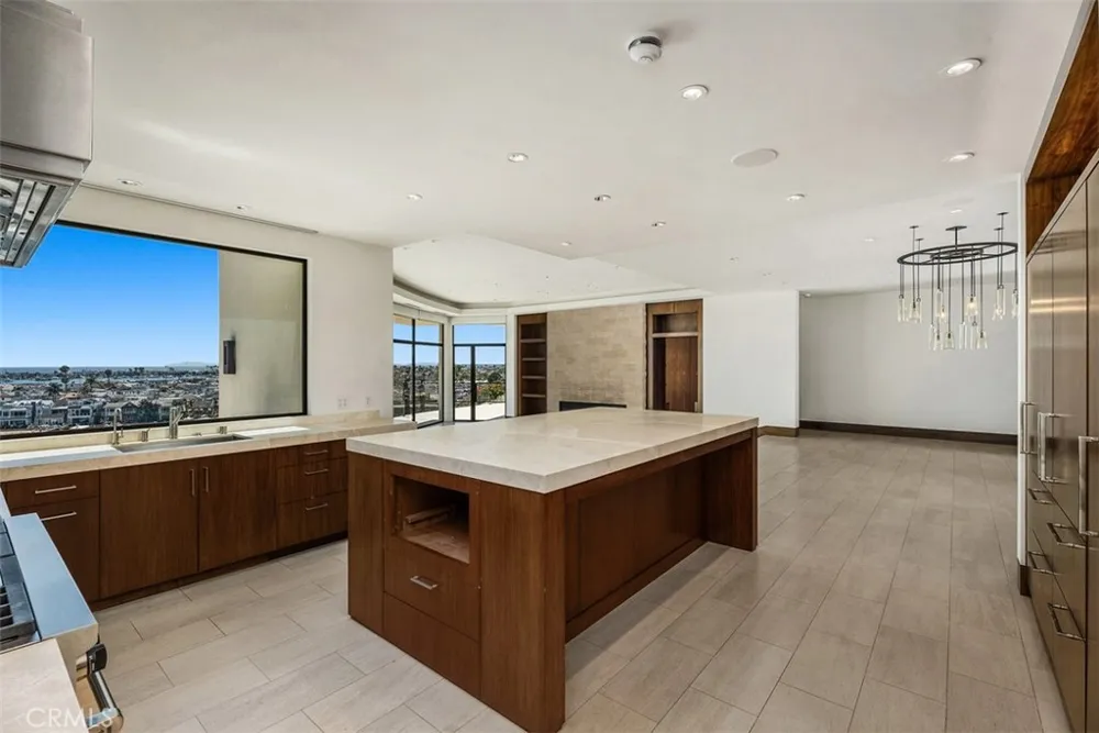1523 Dolphin Terrace Corona del Mar, CA 92625