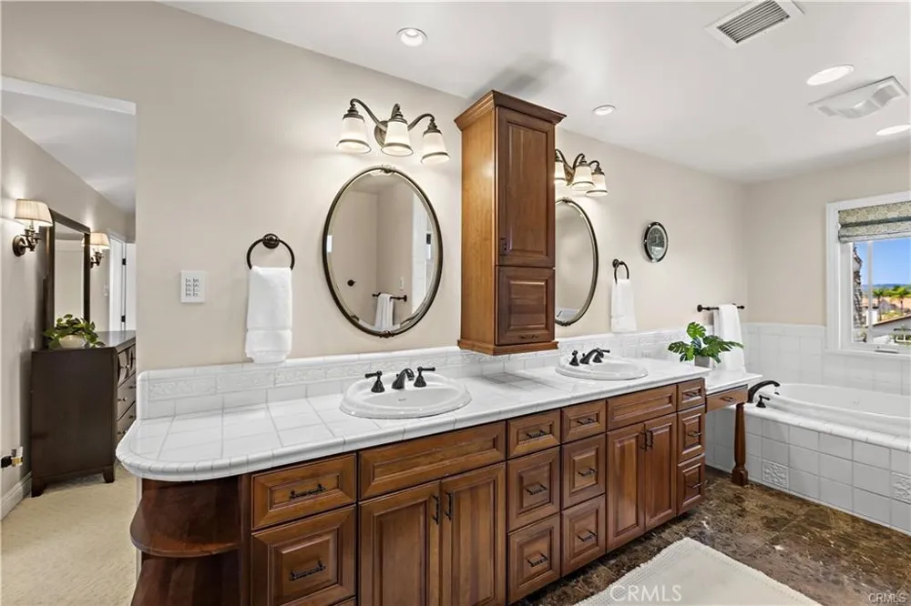 28732 Calle Vista Laguna Niguel, CA 92677