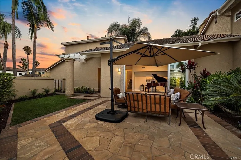 28732 Calle Vista Laguna Niguel, CA 92677