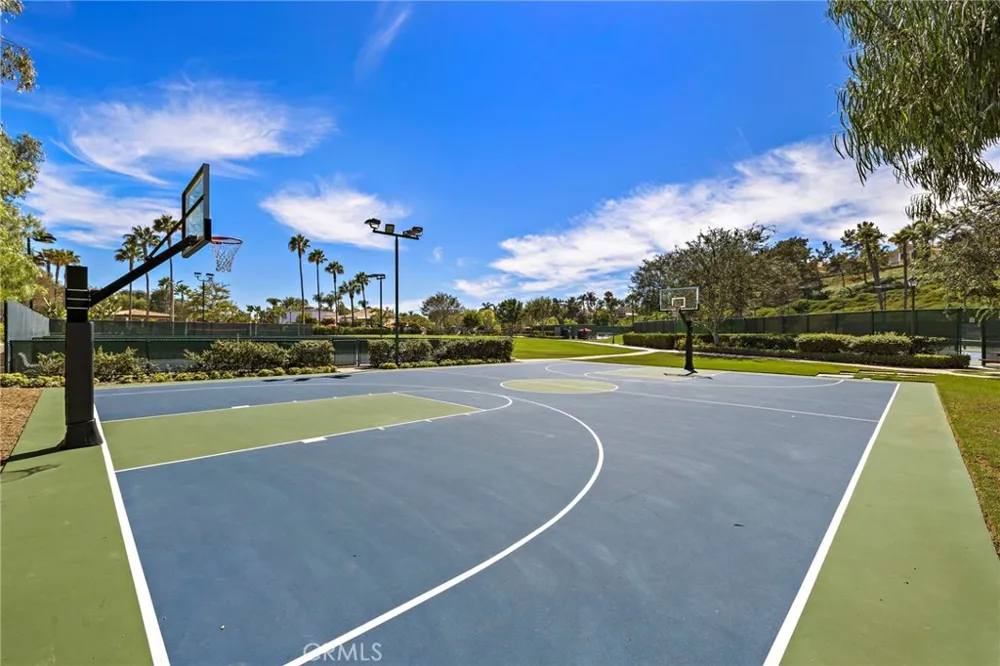 28732 Calle Vista Laguna Niguel, CA 92677