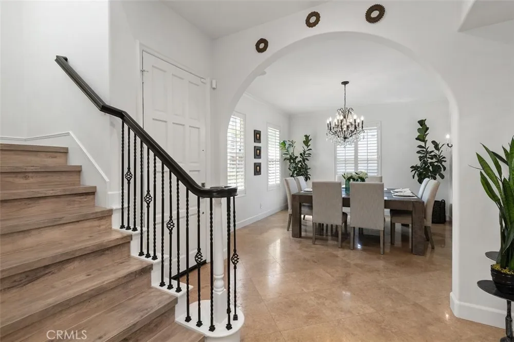 41 Carpenteria Irvine, CA 92602