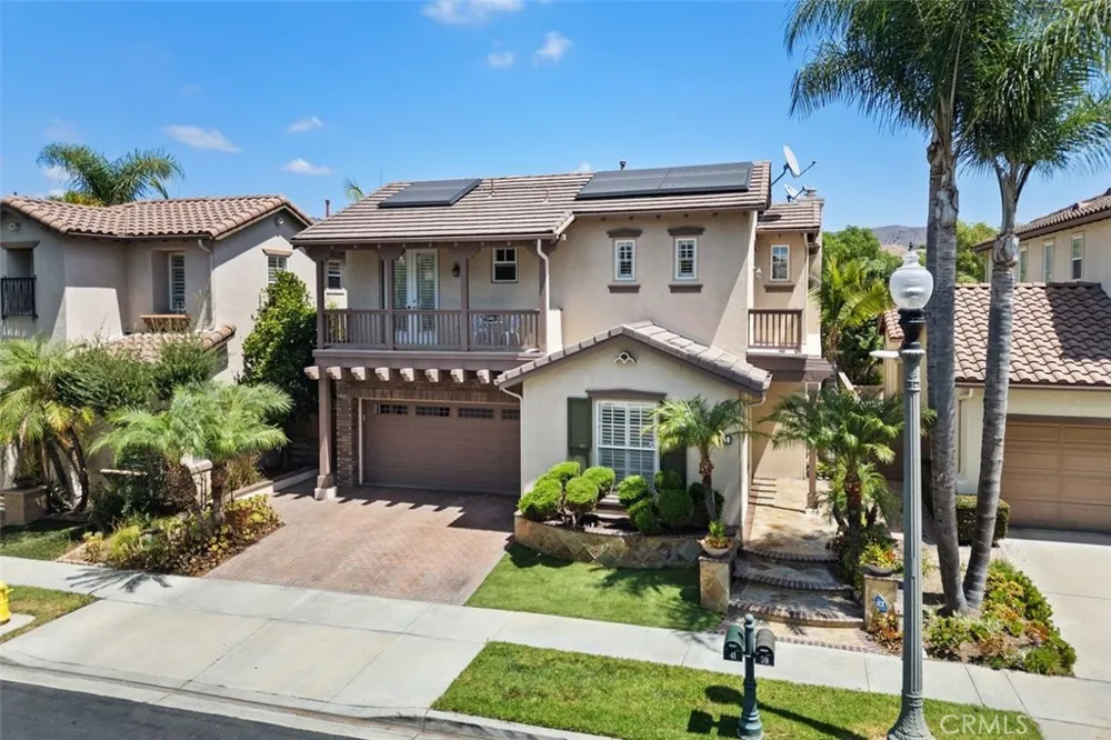 41 Carpenteria Irvine, CA 92602