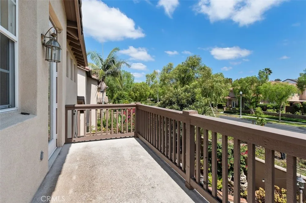 41 Carpenteria Irvine, CA 92602