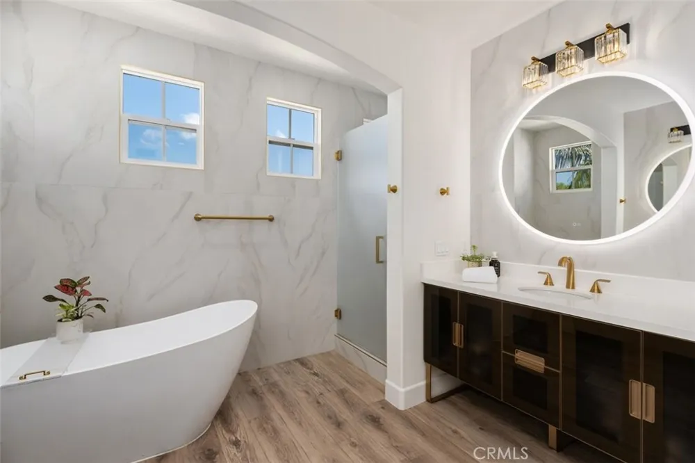 41 Carpenteria Irvine, CA 92602
