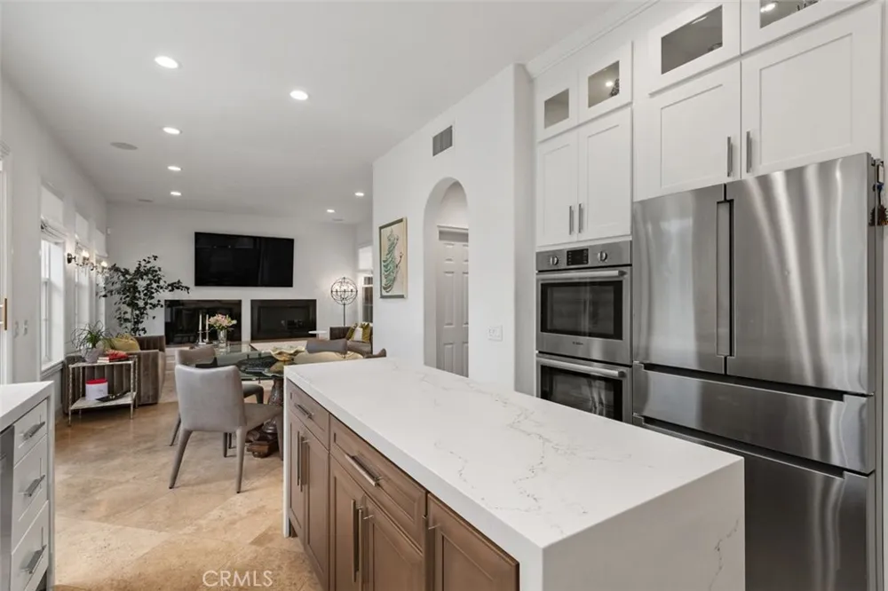 41 Carpenteria Irvine, CA 92602