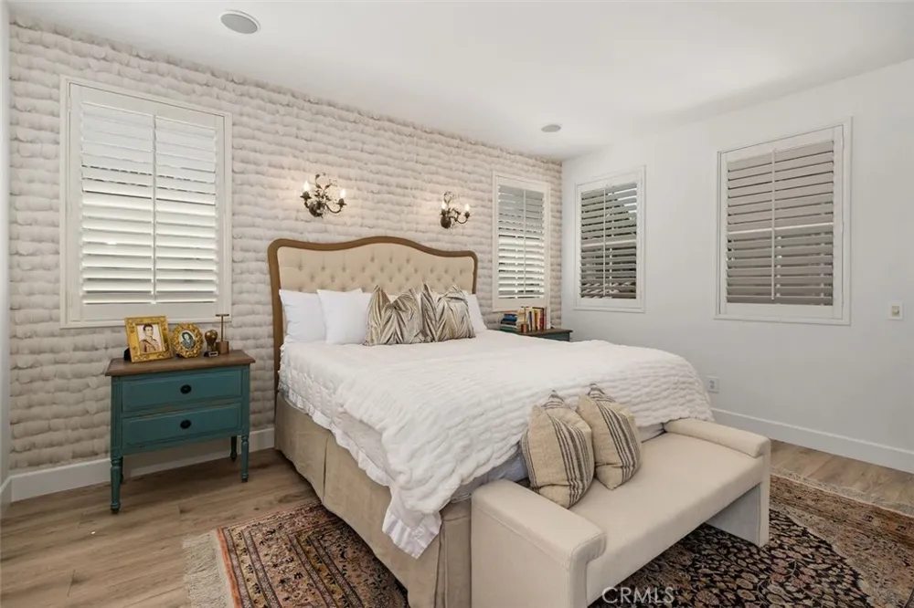 41 Carpenteria Irvine, CA 92602