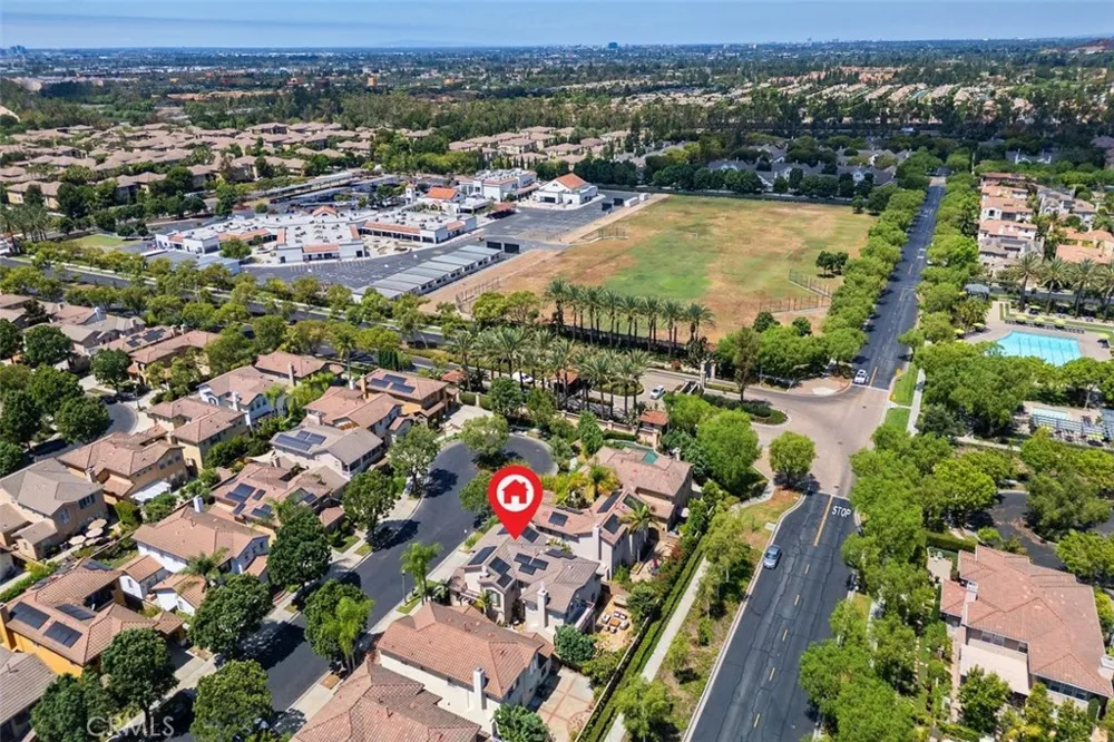 41 Carpenteria Irvine, CA 92602