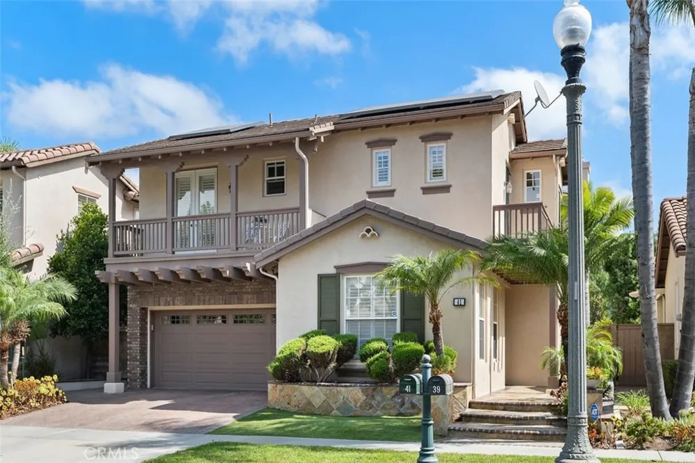 41 Carpenteria Irvine, CA 92602