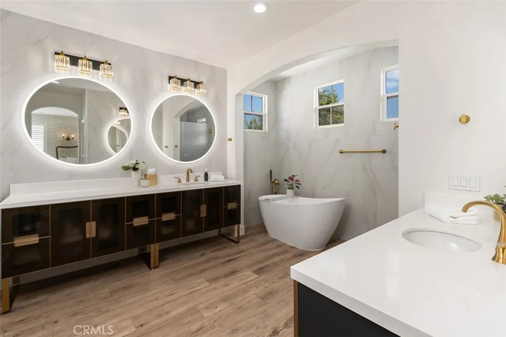 41 Carpenteria Irvine, CA 92602