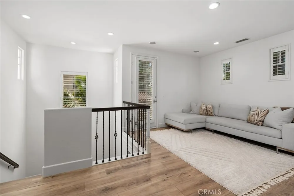 41 Carpenteria Irvine, CA 92602